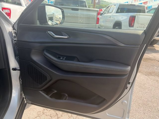 Used 2023 Jeep Grand Cherokee Altitude AWD/4WD image 21
