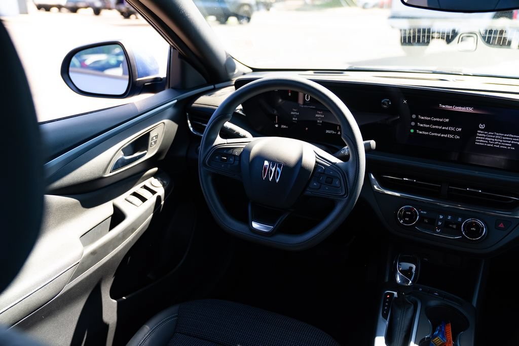 Used 2025 Buick Envista Preferred FWD image 9