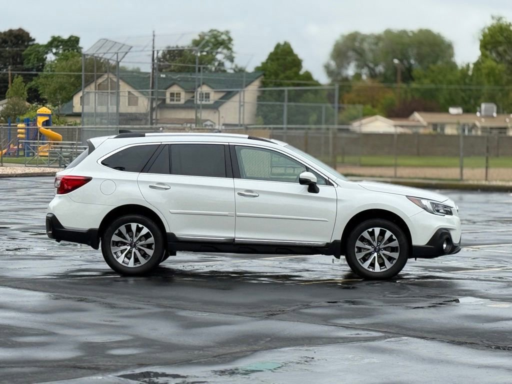 Used 2018 Subaru Outback 3.6R Touring AWD/4WD image 4