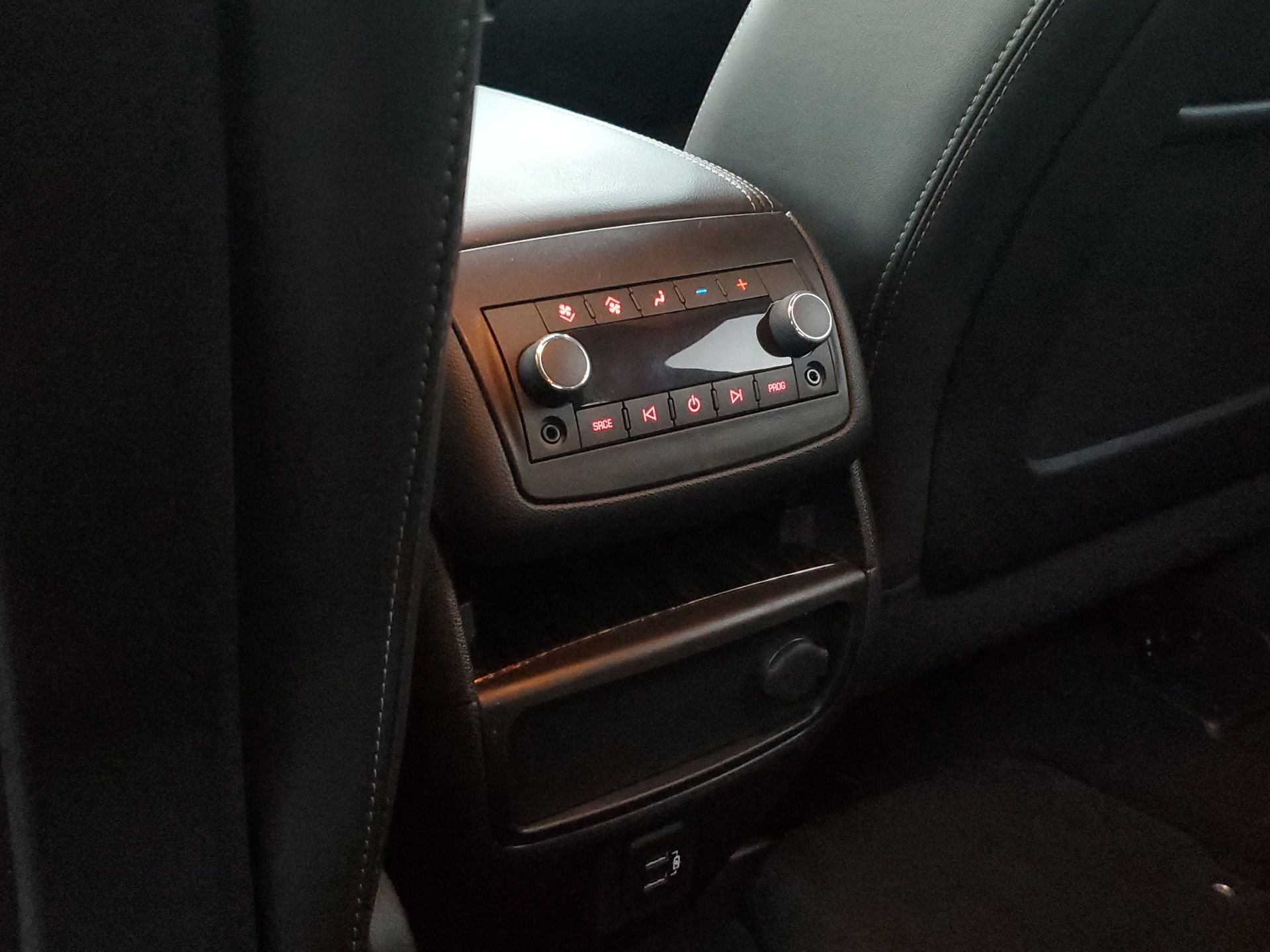 Used 2016 GMC Acadia Denali image 15