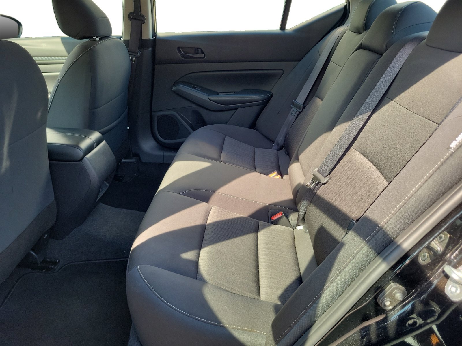 Used 2025 Nissan Altima 2.5 SV FWD image 24