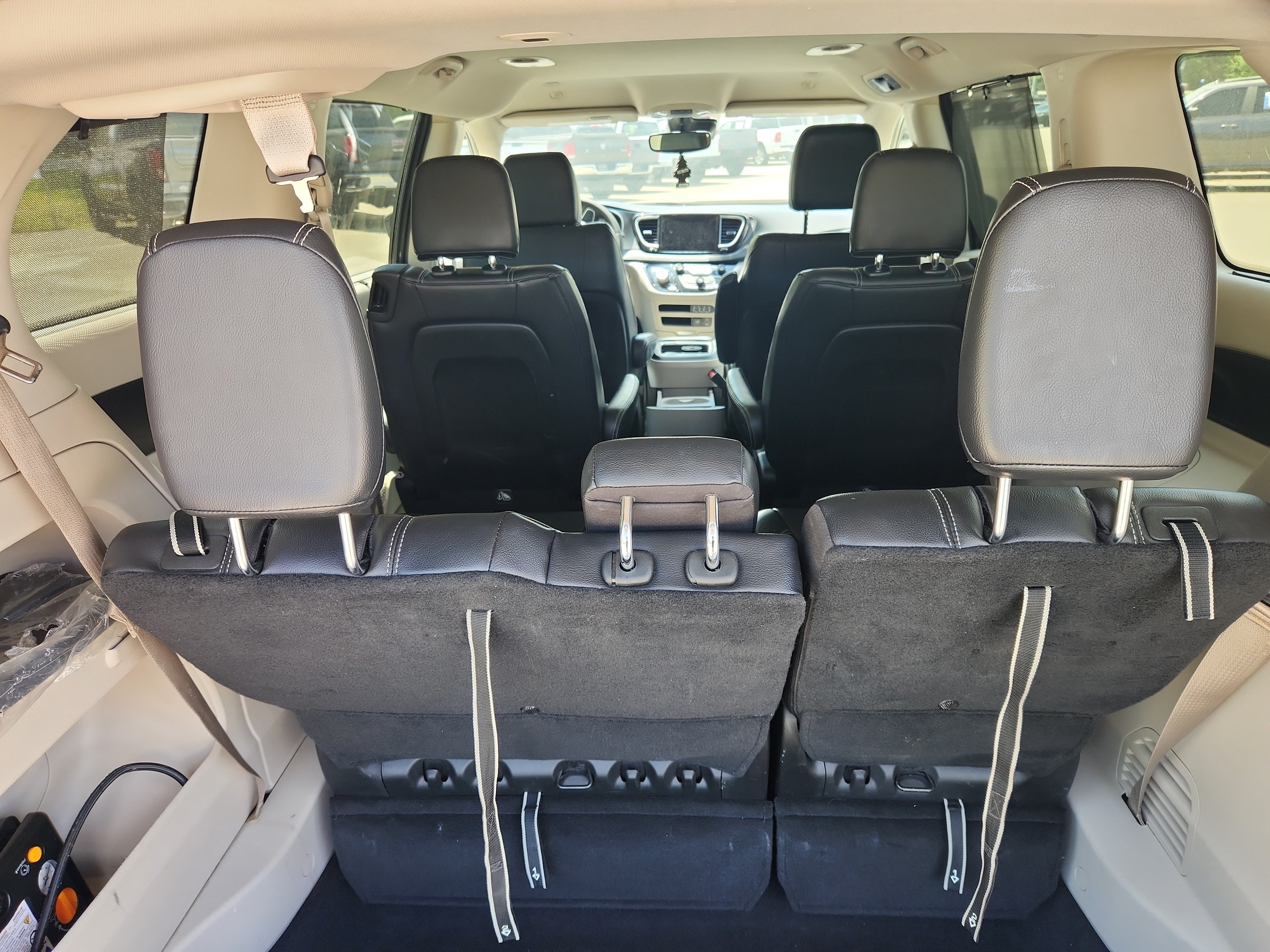 Used 2022 Chrysler Pacifica Touring-L FWD image 25