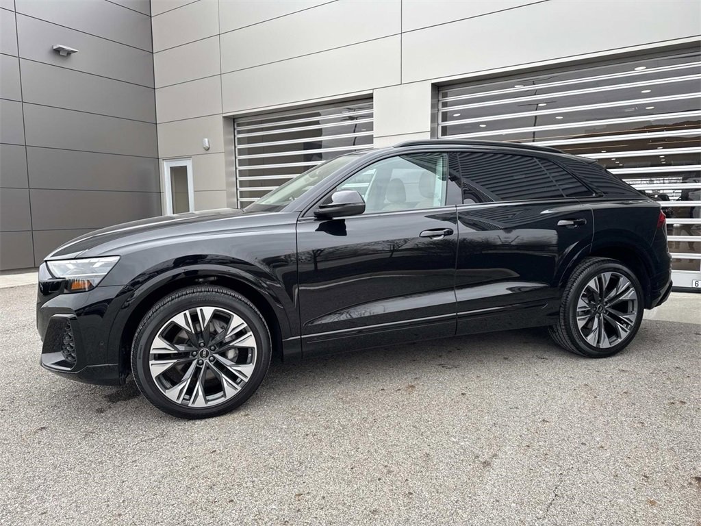Used 2025 Audi Q8 Premium Plus image 3