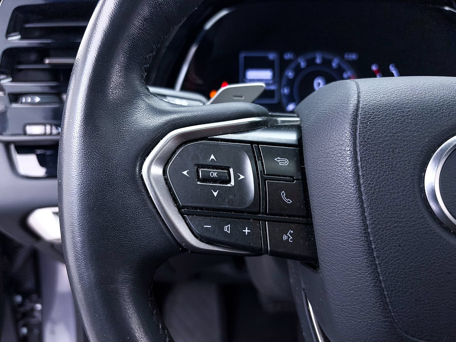 Used 2023 Lexus RX 350 FWD w/ Cold Area Package image 30