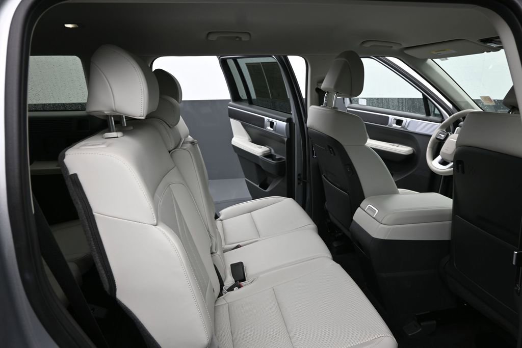 Used 2026 Hyundai Santa Fe SEL FWD image 32
