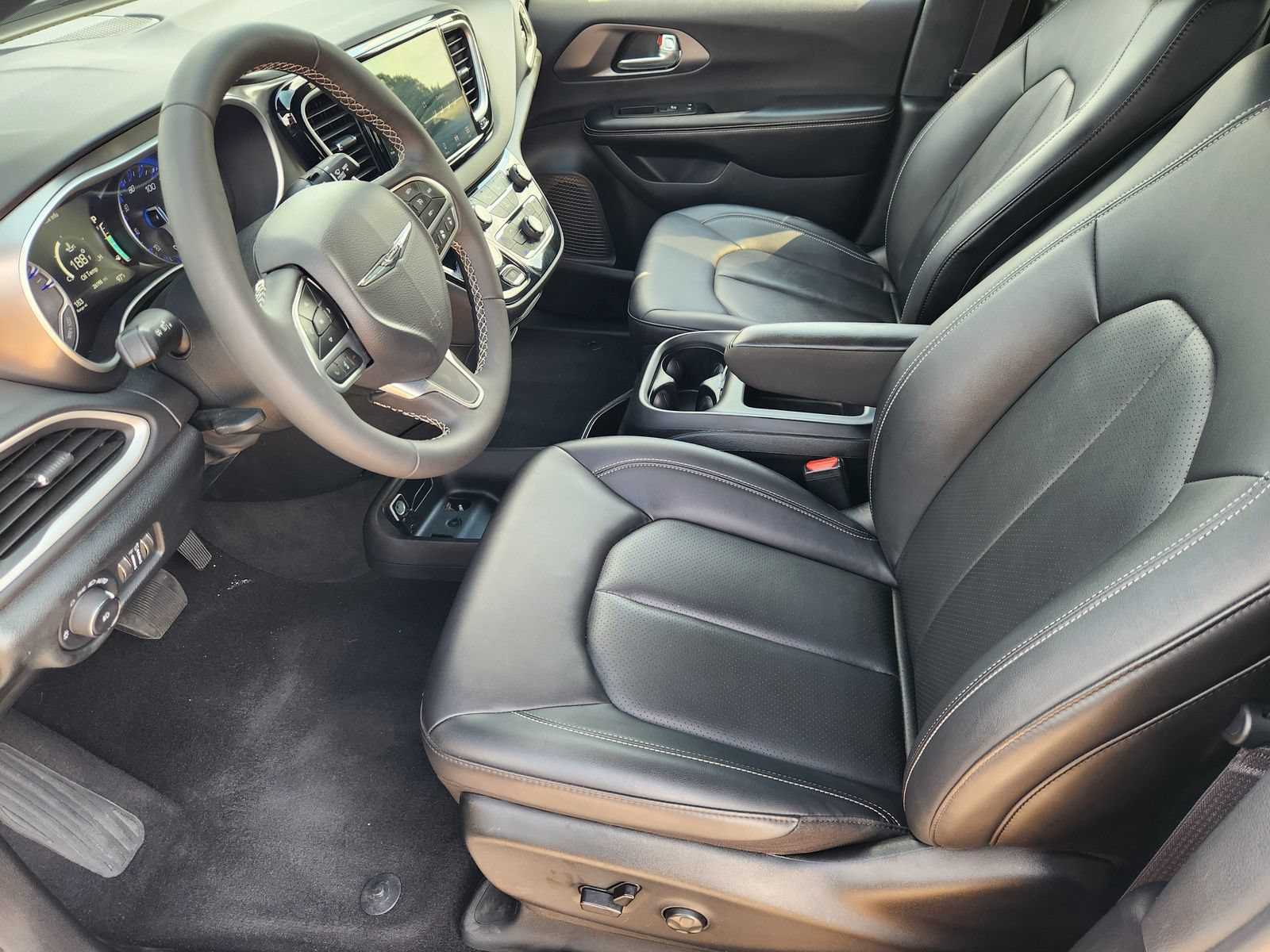 Used 2026 Chrysler Pacifica Select FWD image 18