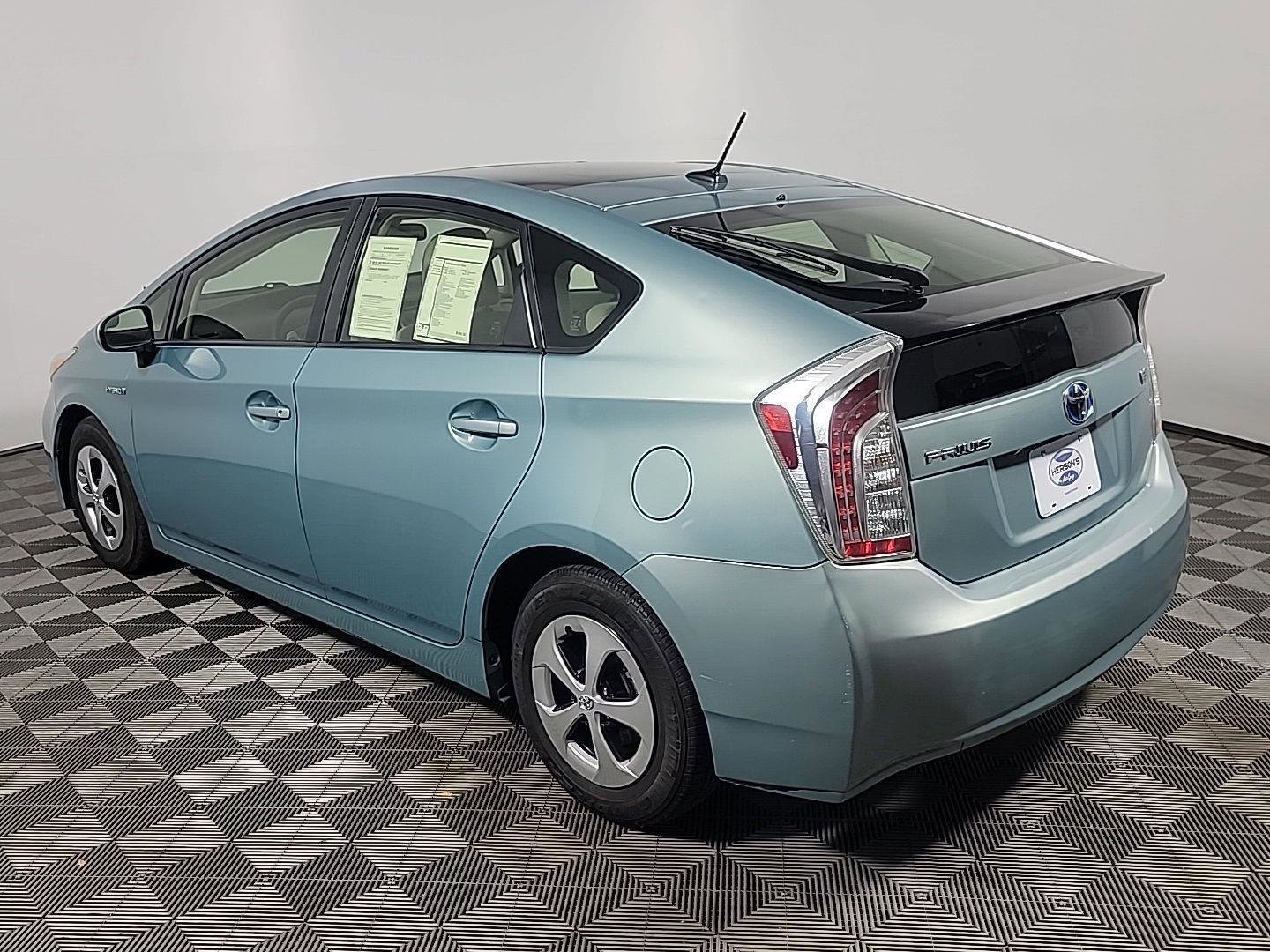 Used 2013 Toyota Prius Three image 10