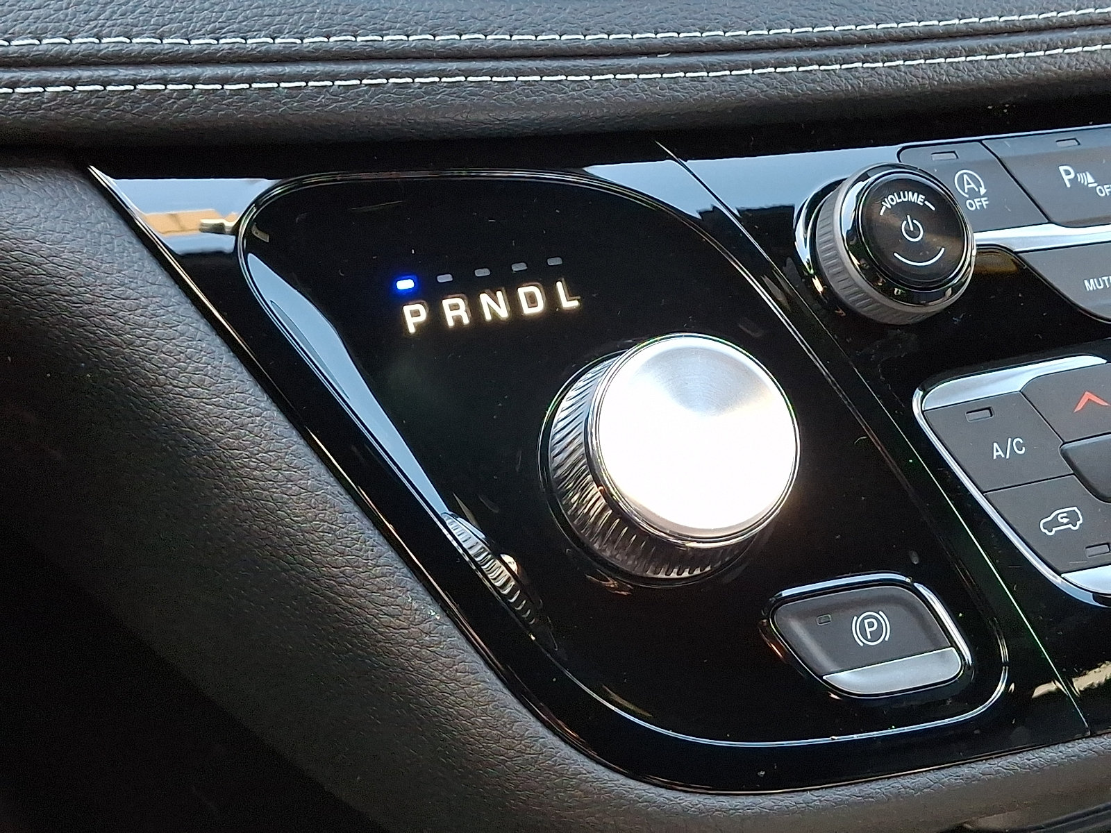 New 2026 Chrysler Pacifica Select FWD image 10