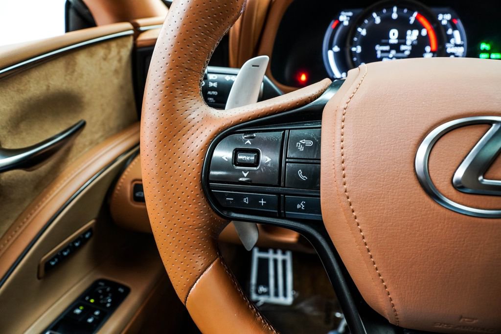 Used 2018 Lexus LC 500 Coupe w/ Sport Package image 34