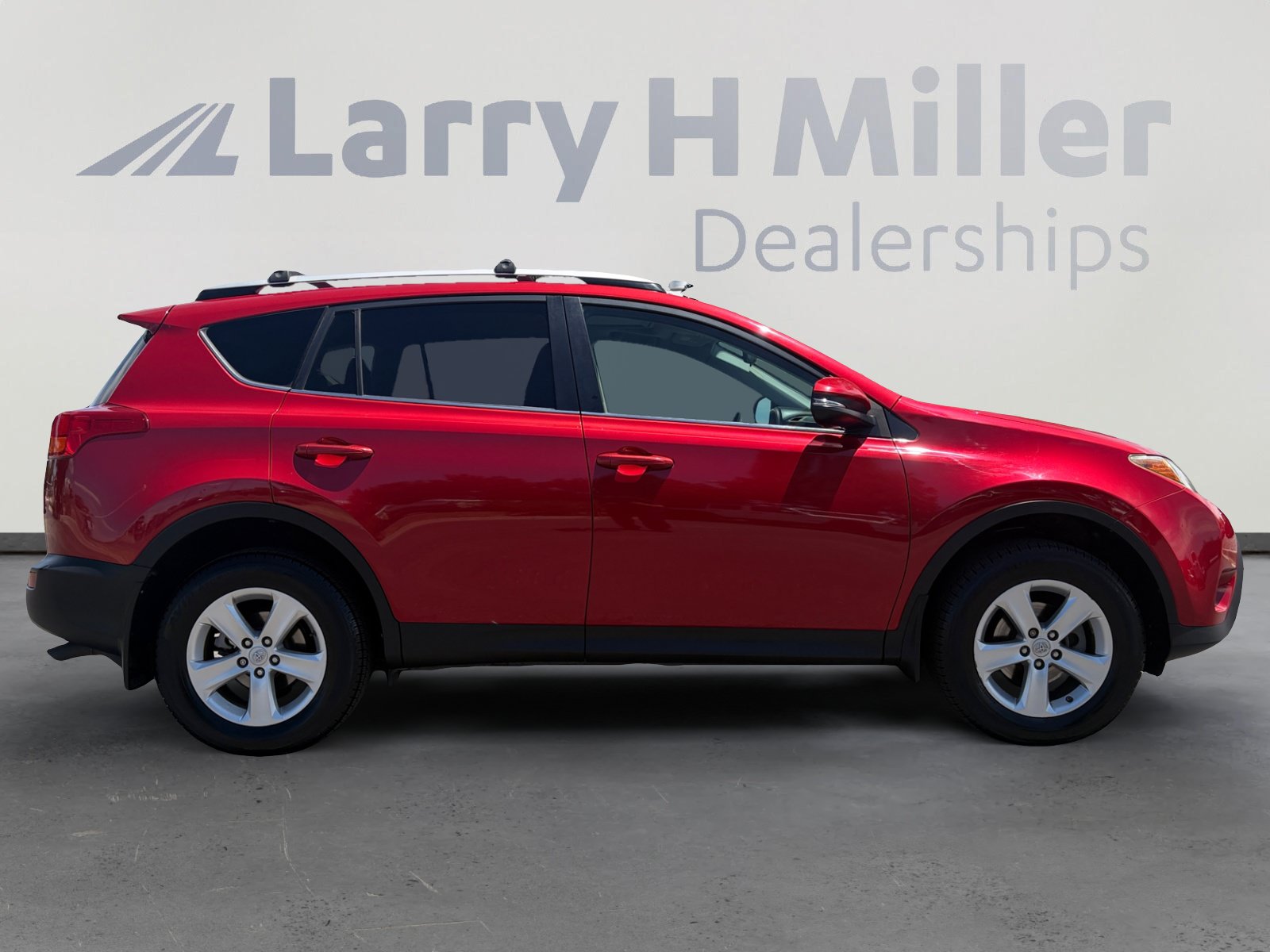 Used 2014 Toyota RAV4 XLE AWD/4WD image 6