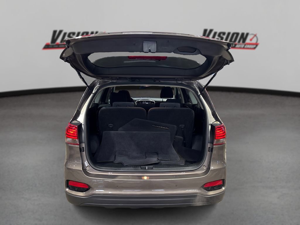 Used 2019 Kia Sorento LX w/ LX Convenience Package image 11