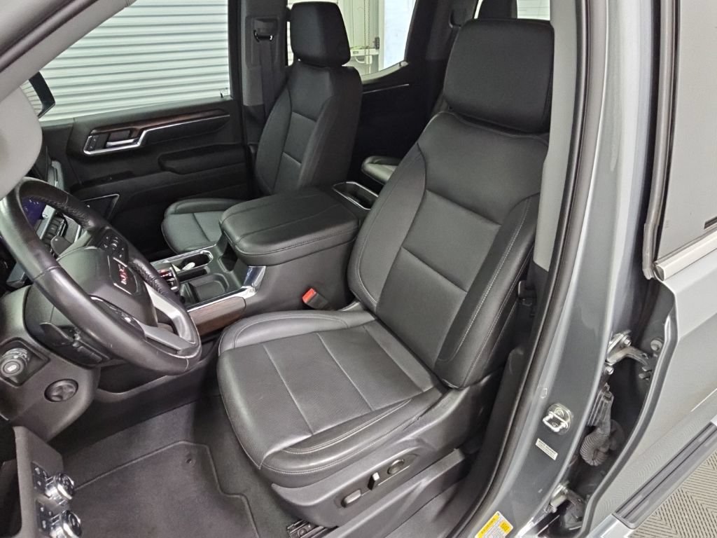 Used 2023 GMC Sierra 1500 SLT w/ SLT Premium Plus Package AWD/4WD image 30
