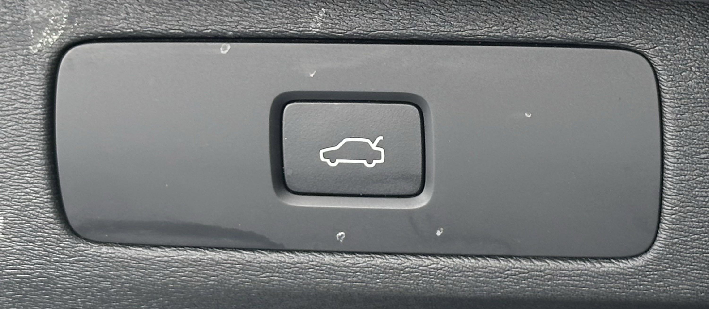 Used 2023 Volvo XC90 B5 Plus image 29