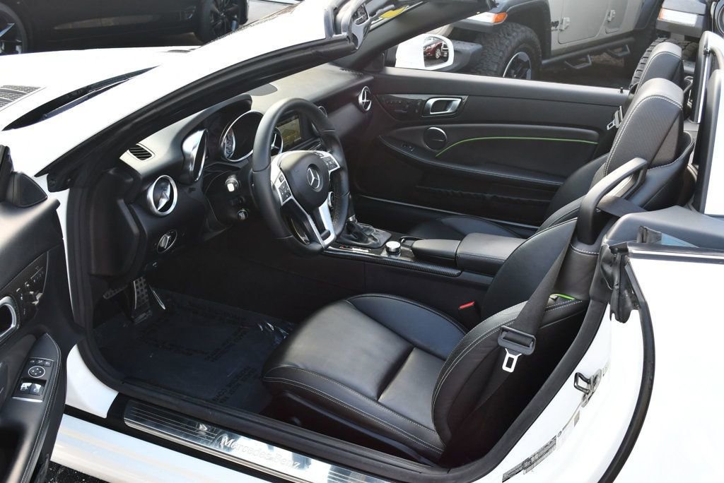 Used 2015 Mercedes-Benz SLK 350 image 15