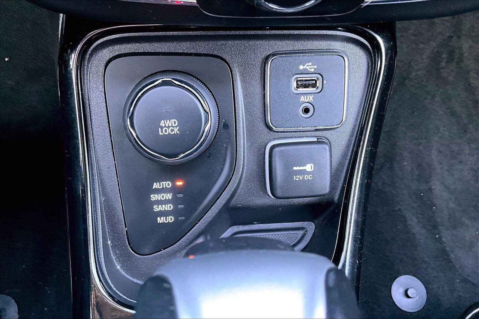 Used 2018 Jeep Compass Limited image 33