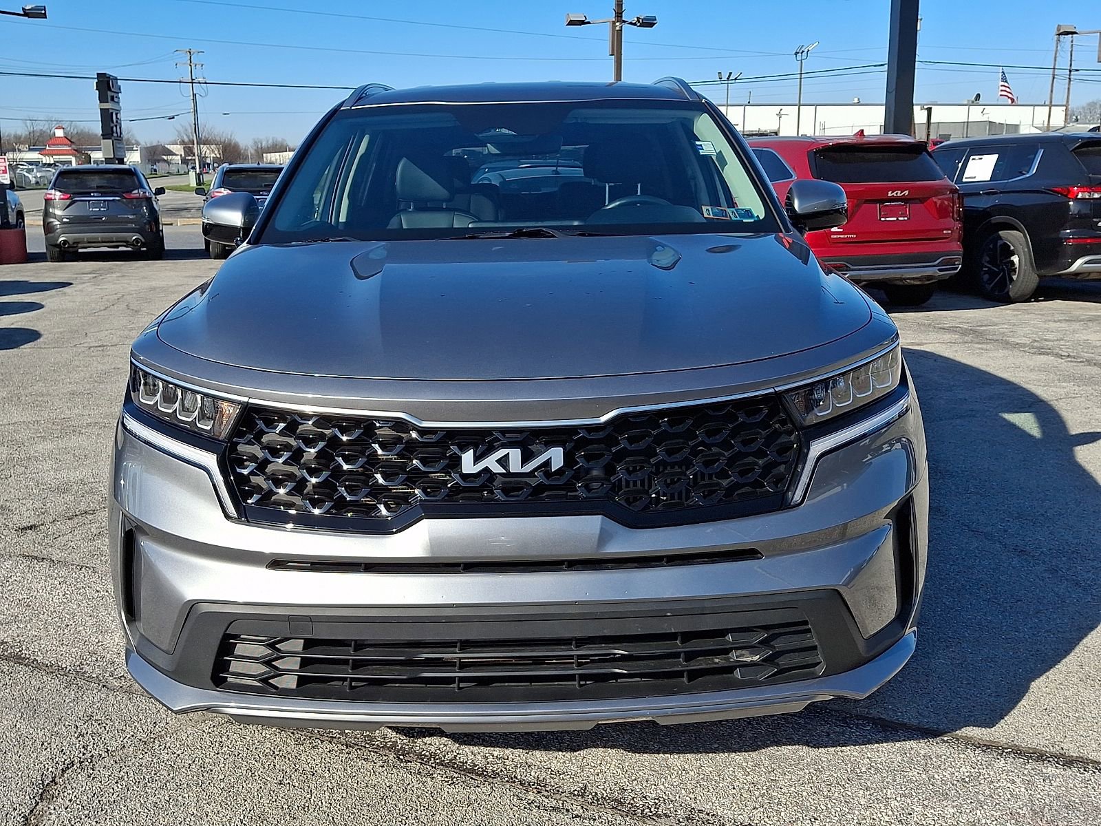 Used 2022 Kia Sorento S image 2