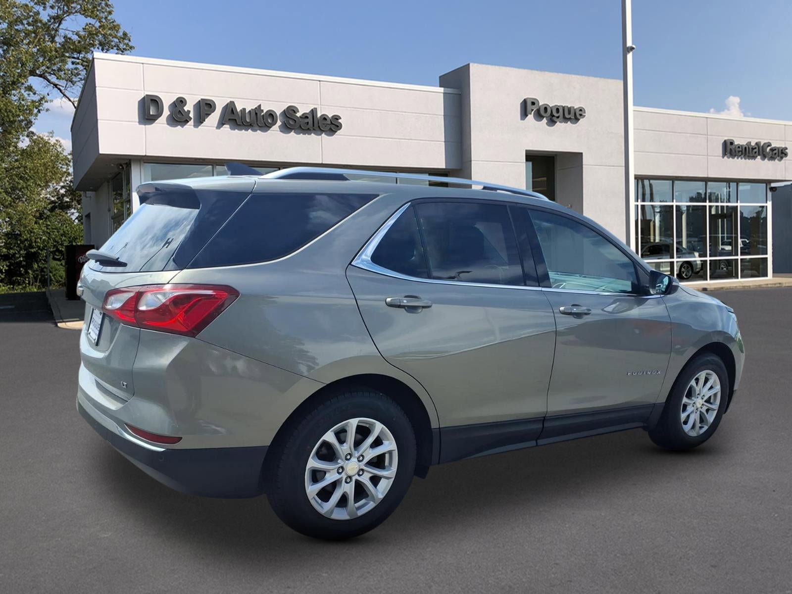 Used 2019 Chevrolet Equinox LT w/ Sun & Navigation Package FWD image 2