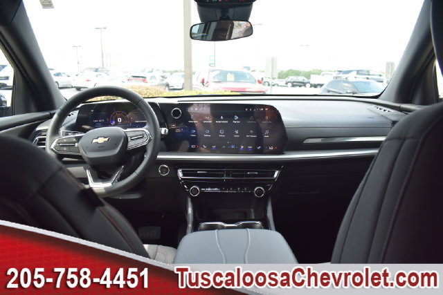 New 2027 Chevrolet Traverse LT w/ LPO, Floor Liner Package FWD image 3