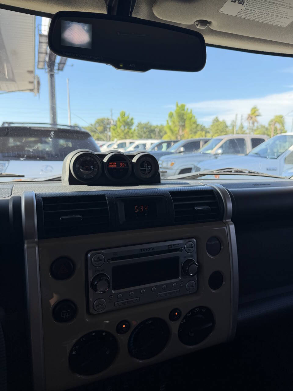 Used 2011 Toyota FJ Cruiser 4WD w/ Upgrade Pkg image 17