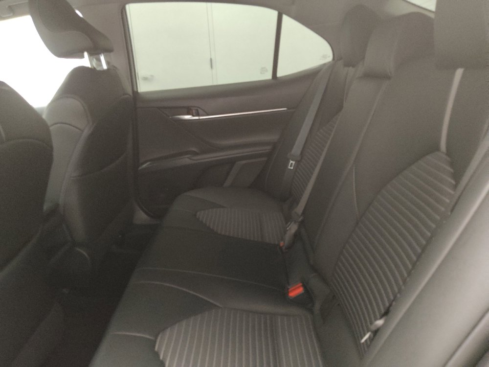 Used 2022 Toyota Camry SE FWD image 18