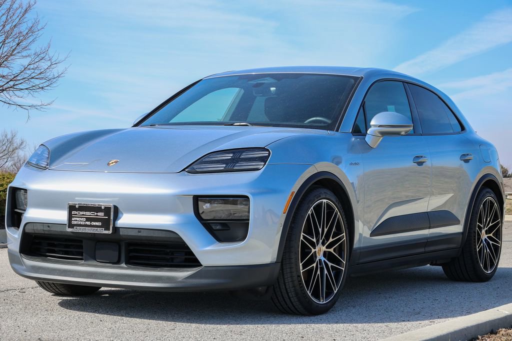 Certified 2025 Porsche Macan 4 Electric image 12
