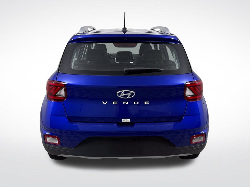 Certified 2024 Hyundai Venue Limited FWD image 5
