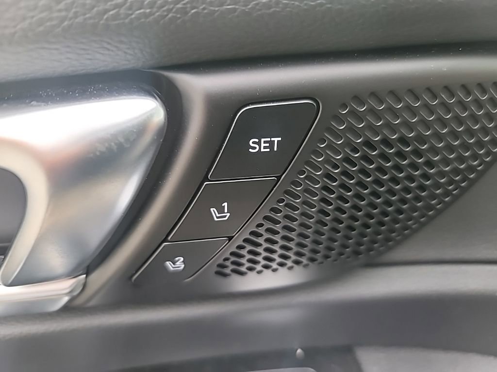 Used 2024 Kia Telluride SX Prestige w/ Towing Package AWD/4WD image 11