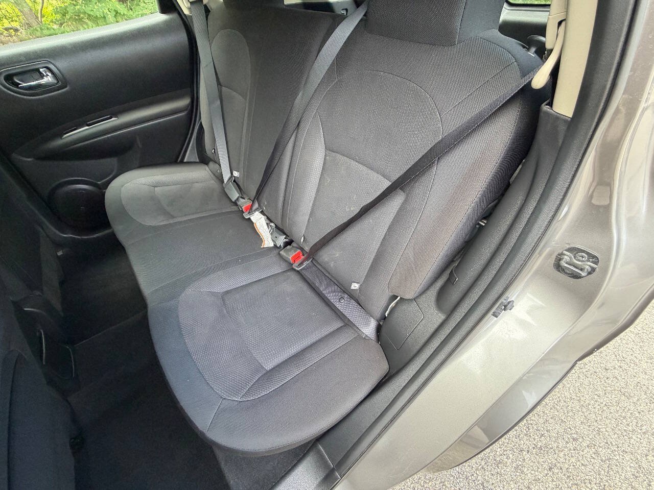 Used 2014 Nissan Rogue S AWD/4WD image 12
