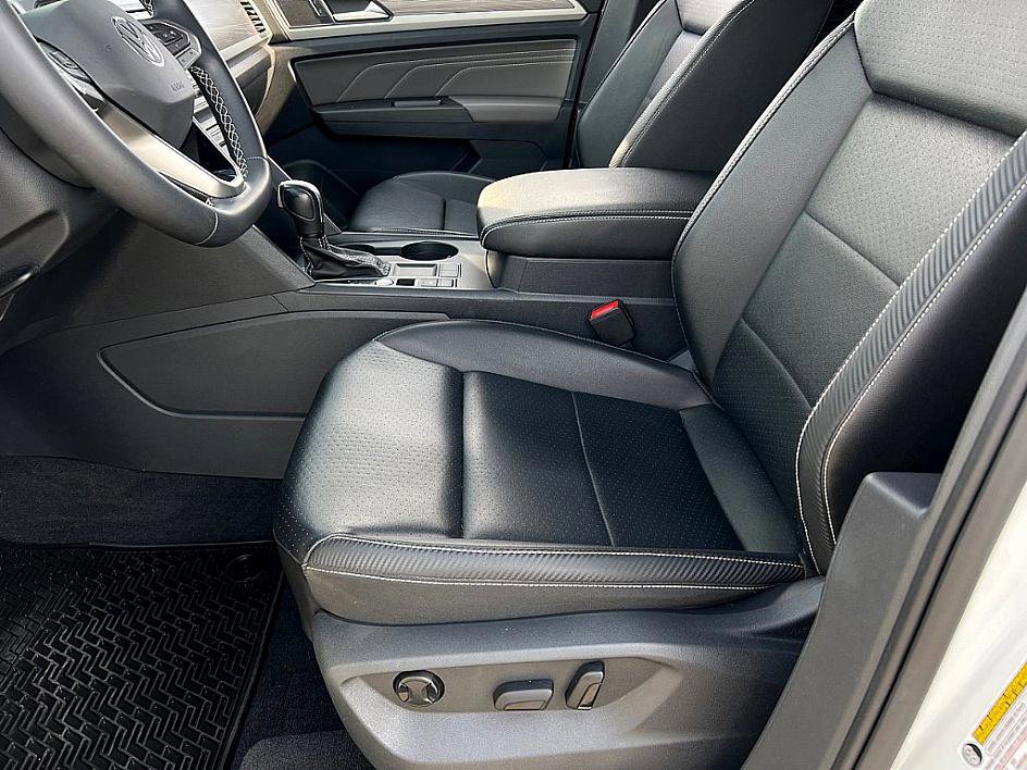 Used 2023 Volkswagen Atlas Cross Sport SE image 13