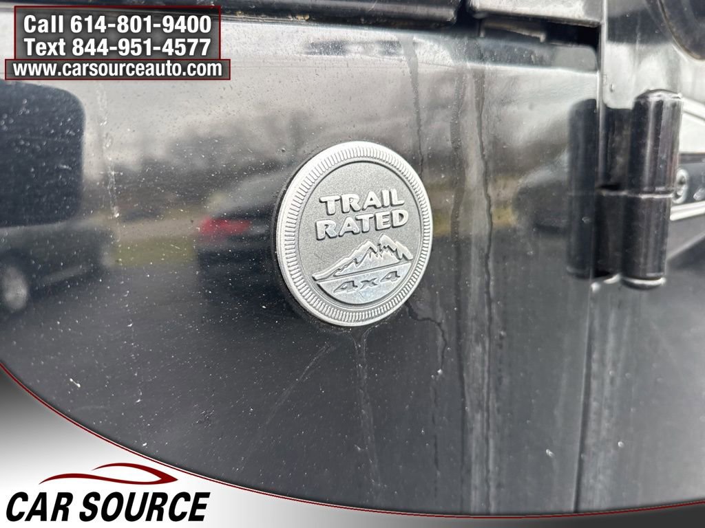 Used 2013 Jeep Wrangler Unlimited Sahara w/ Connectivity Group image 4