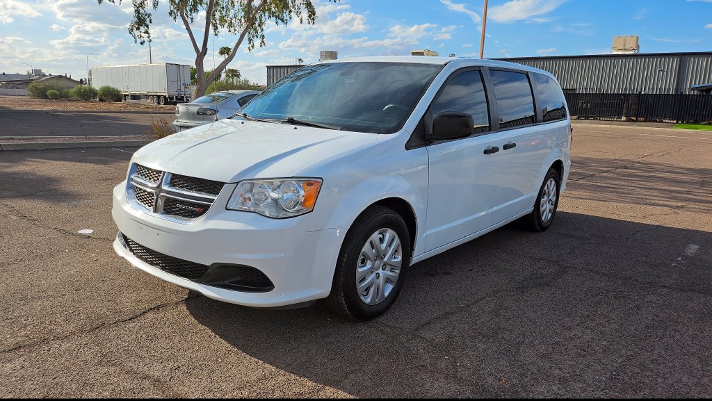 Used 2019 Dodge Grand Caravan SE FWD image 3
