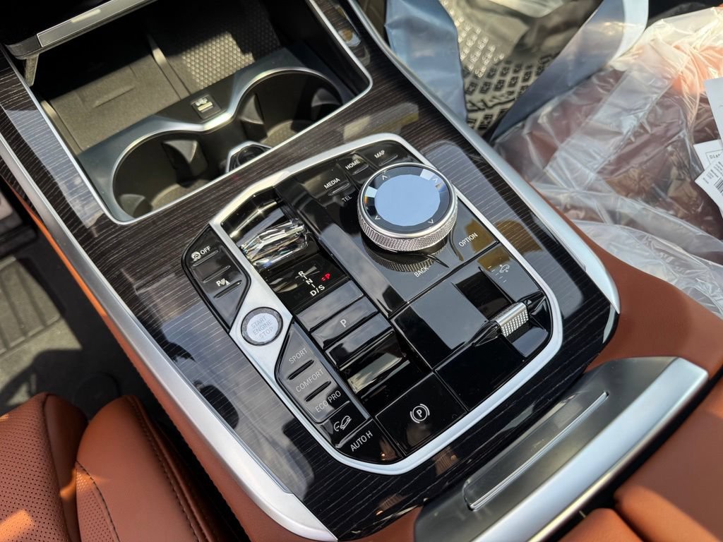 New 2027 BMW X7 xDrive40i w/ M Sport Package AWD/4WD image 17