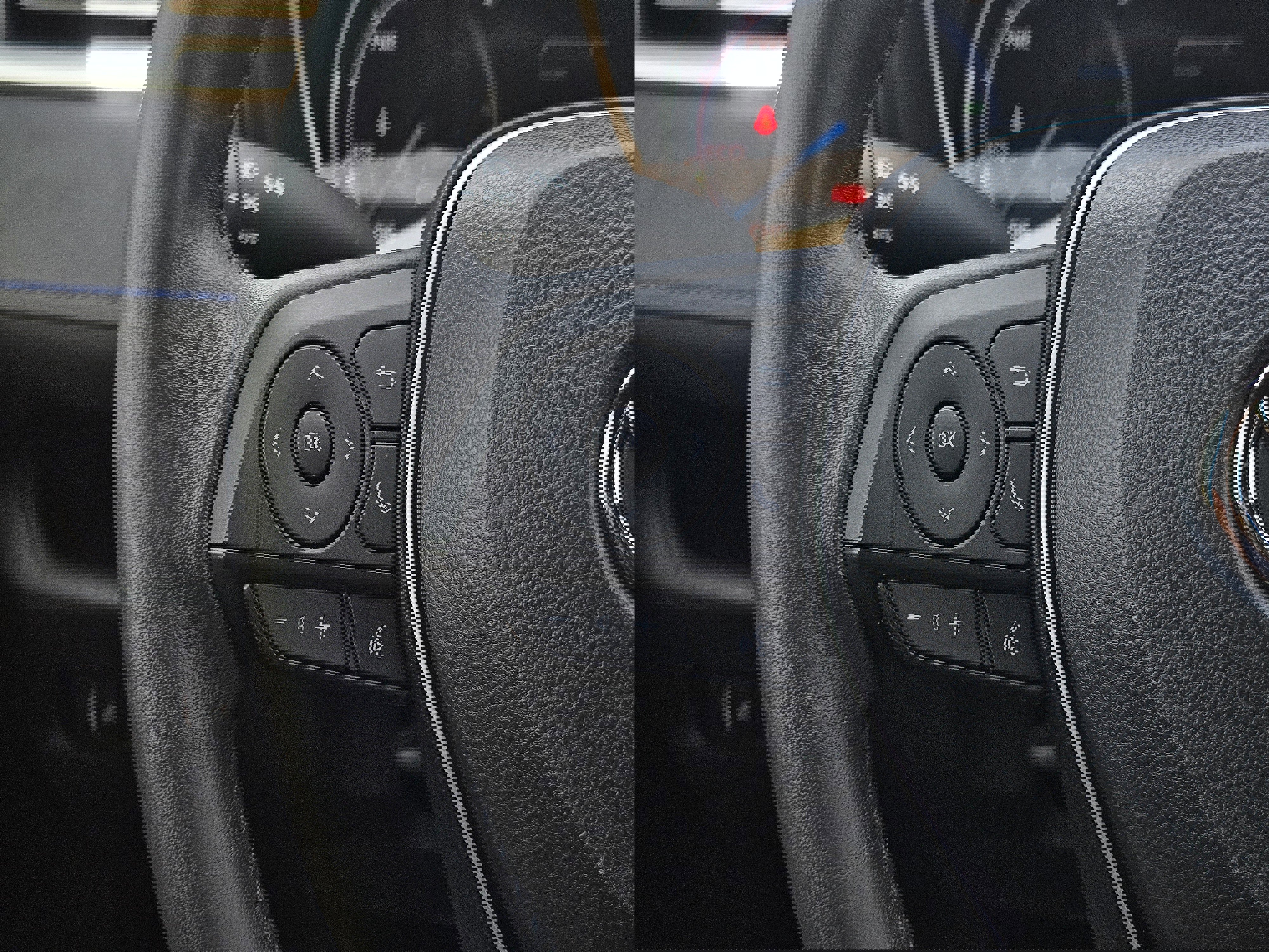 Used 2023 Toyota RAV4 SE image 15