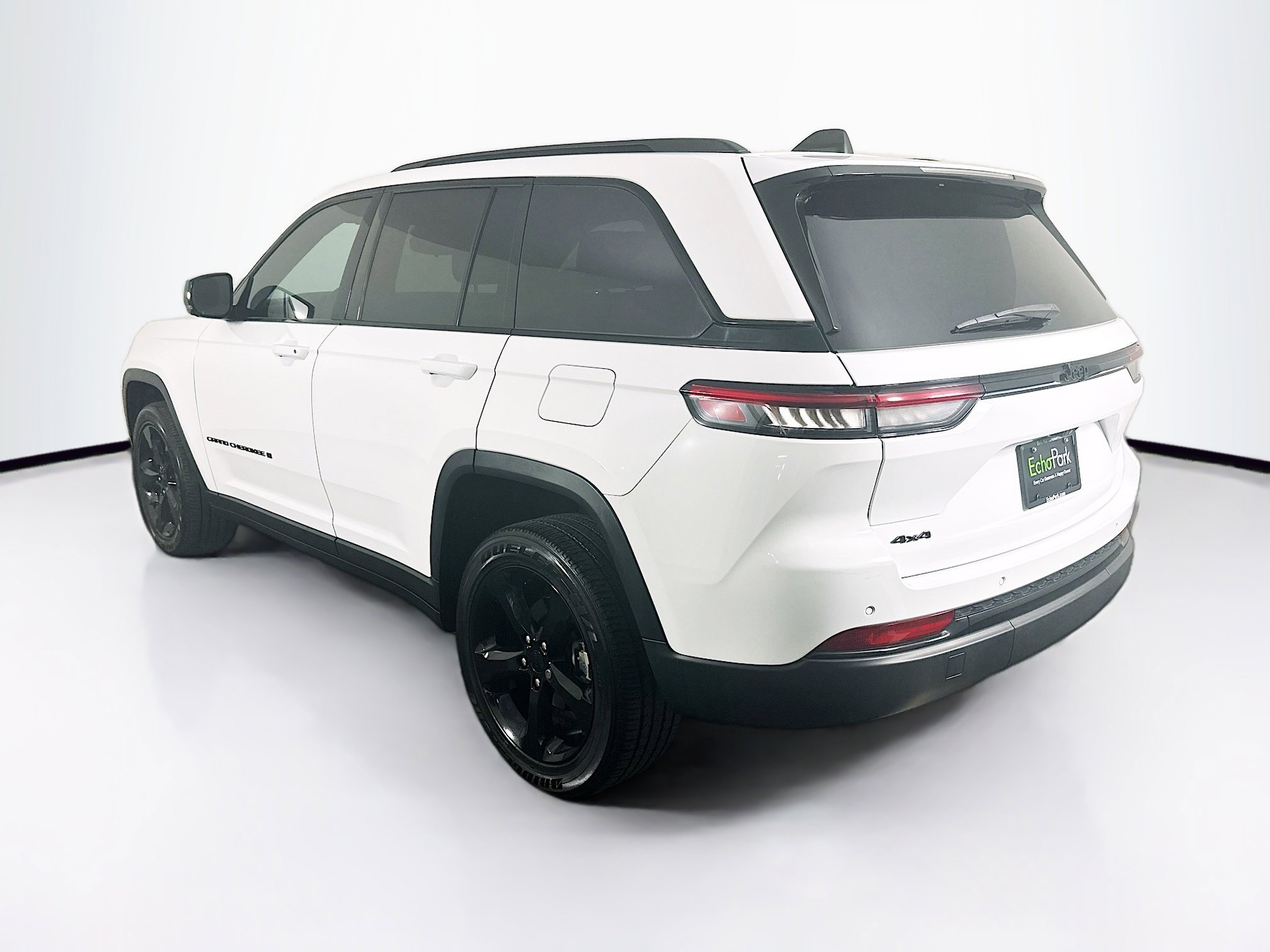 Used 2023 Jeep Grand Cherokee Altitude AWD/4WD image 5