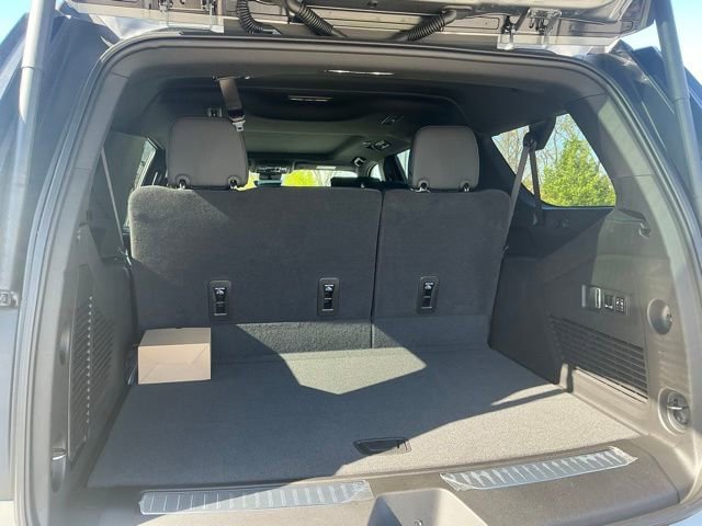 New 2026 Chevrolet Suburban Z71 w/ Z71 Off-Road Package AWD/4WD image 11