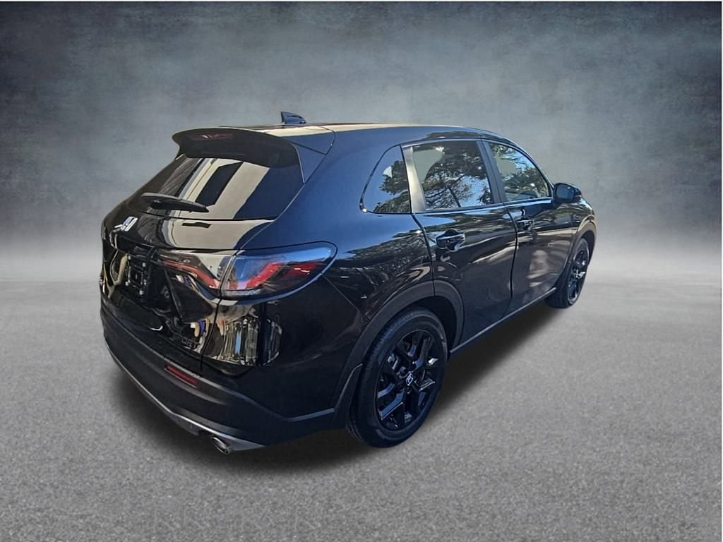 Used 2025 Honda HR-V Sport image 5