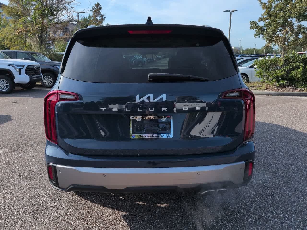 Used 2025 Kia Telluride S FWD image 5