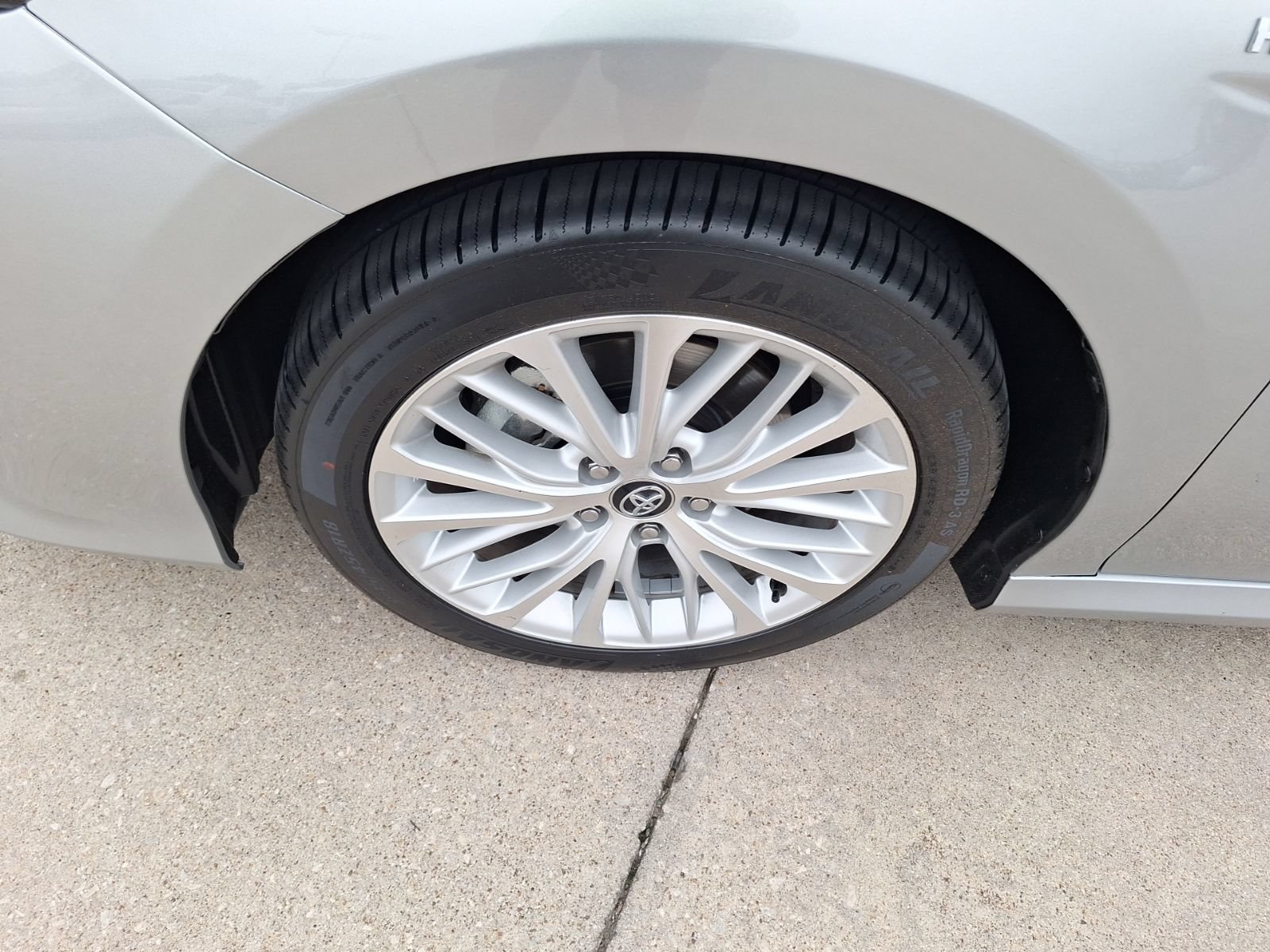 Used 2020 Toyota Camry XLE w/ Driver Assist Package FWD image 11