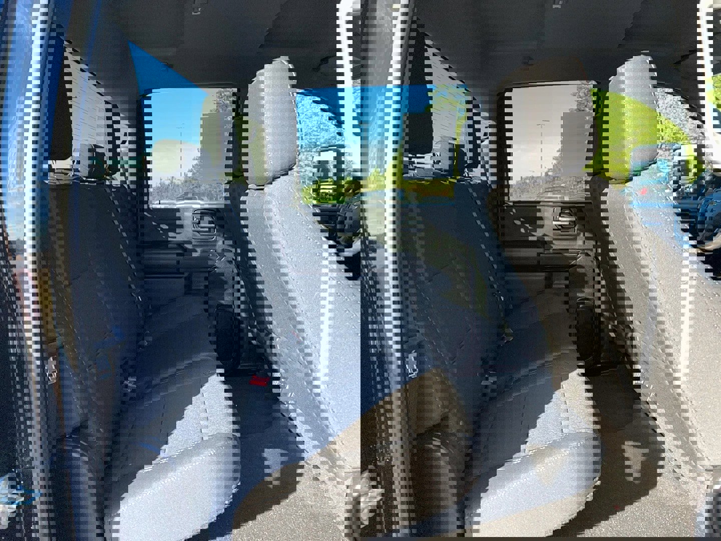 Used 2025 Chevrolet Silverado 2500 Custom w/ Custom Value Package image 25