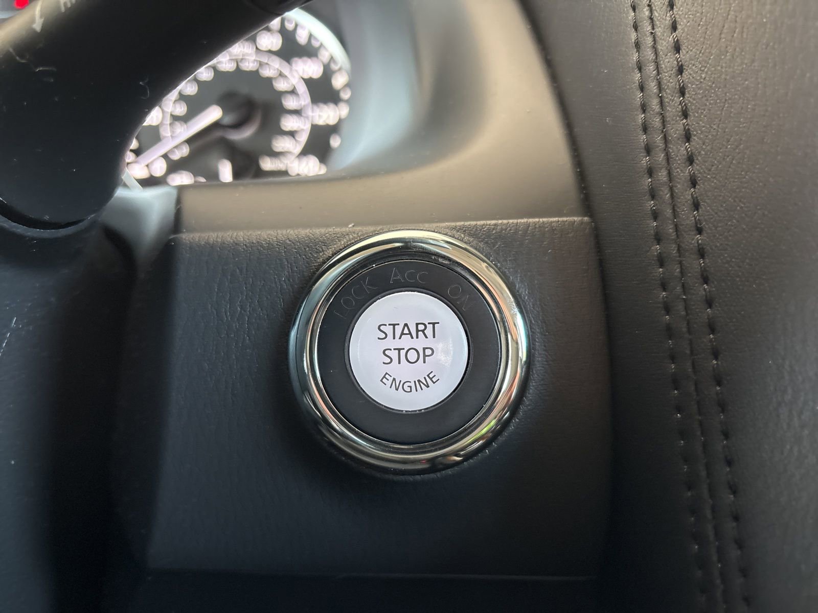 Used 2023 Nissan Armada SL w/ Cargo Package image 32