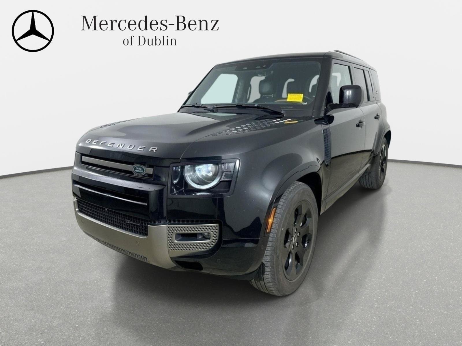 Used 2023 Land Rover Defender 110 X-Dynamic SE AWD/4WD image 1
