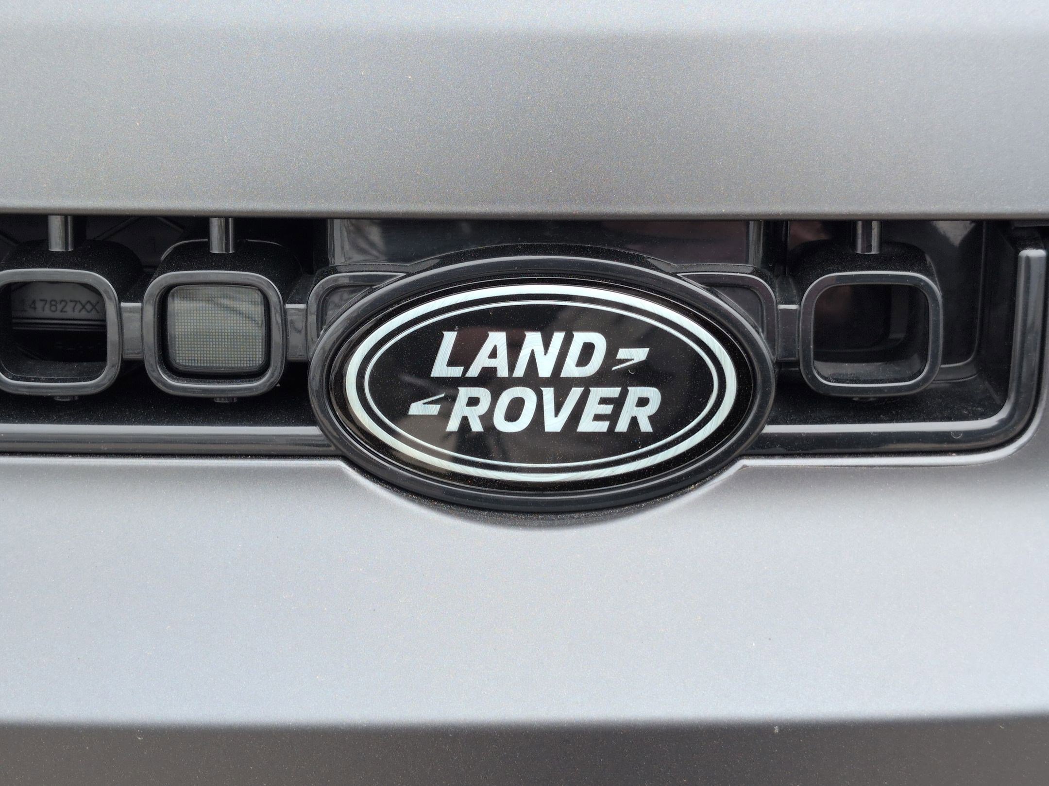 Used 2025 Land Rover Defender 110 image 13
