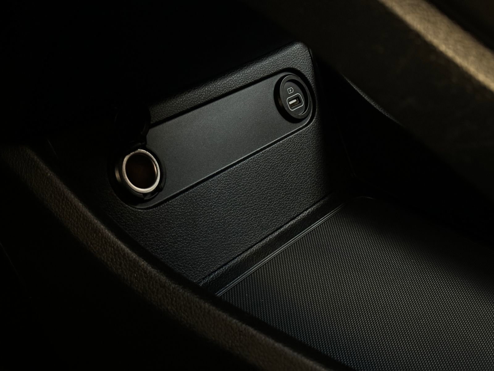 Used 2022 Hyundai Santa Fe Limited w/ Cargo Package image 47