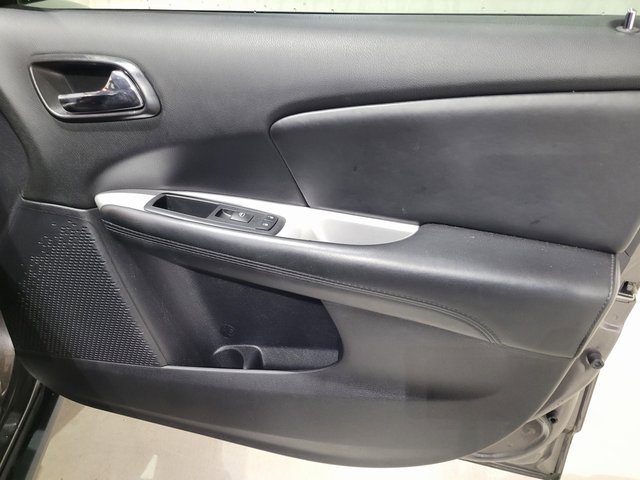 Used 2020 Dodge Journey SE w/ SE Popular Equipment Group image 48