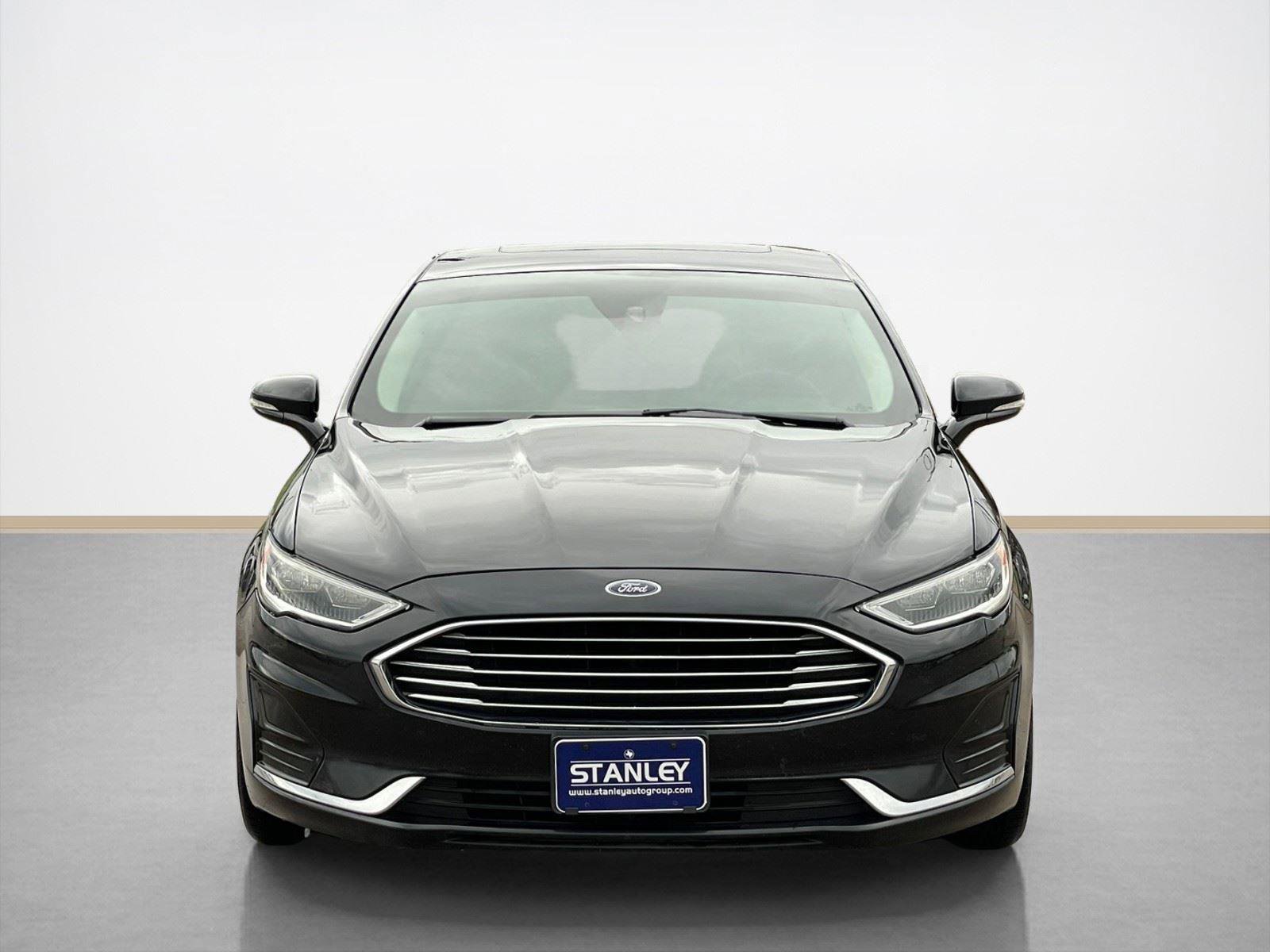 Used 2019 Ford Fusion SEL FWD image 2
