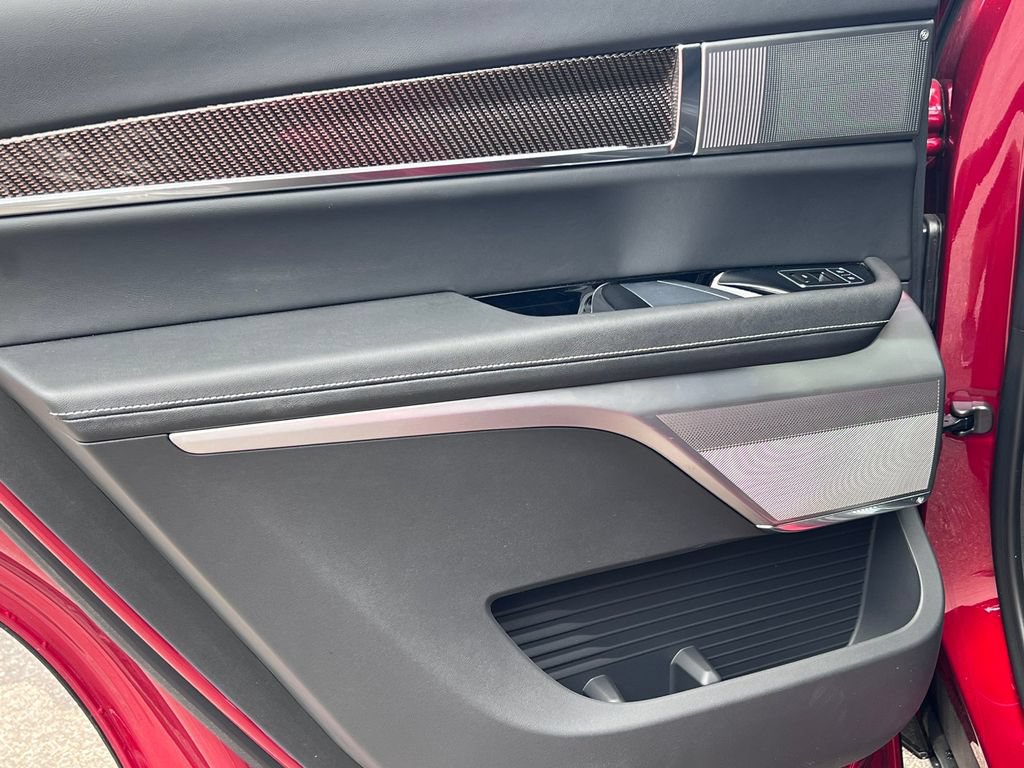 New 2026 Cadillac Vistiq Luxury AWD/4WD image 30