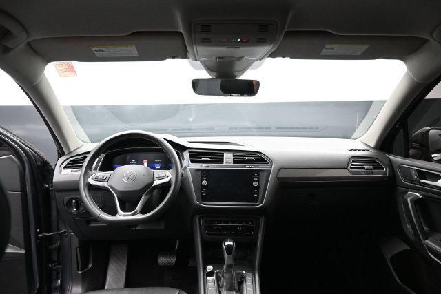 Used 2023 Volkswagen Tiguan SE FWD image 19