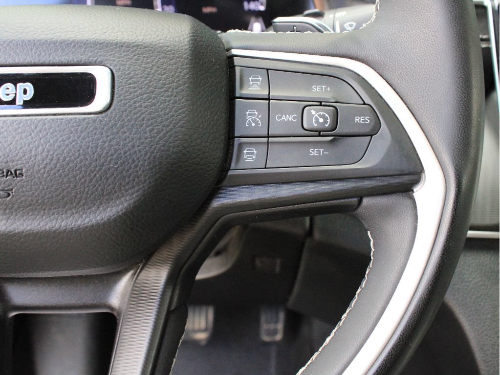 Certified 2023 Jeep Grand Cherokee L Laredo AWD/4WD image 17