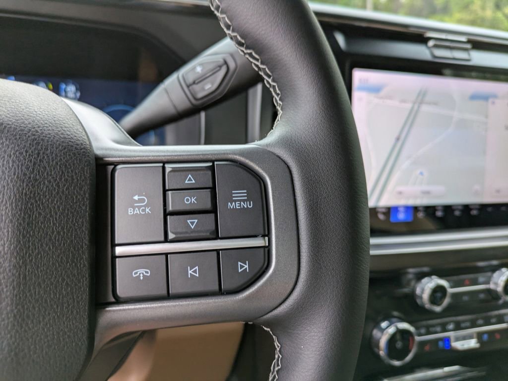 New 2026 Ford F250 Lariat w/ Black Appearance Package image 31