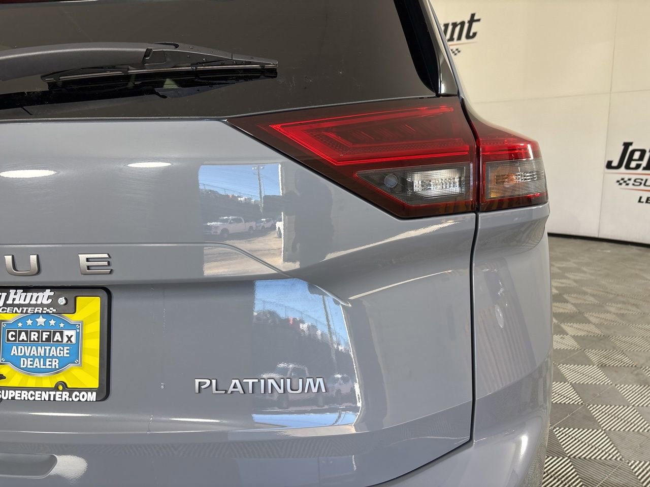 Used 2025 Nissan Rogue Platinum image 37